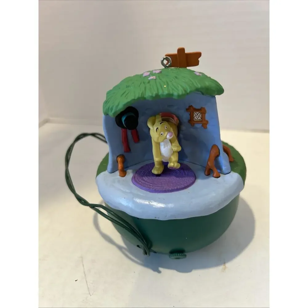 Hallmark ornament excellent